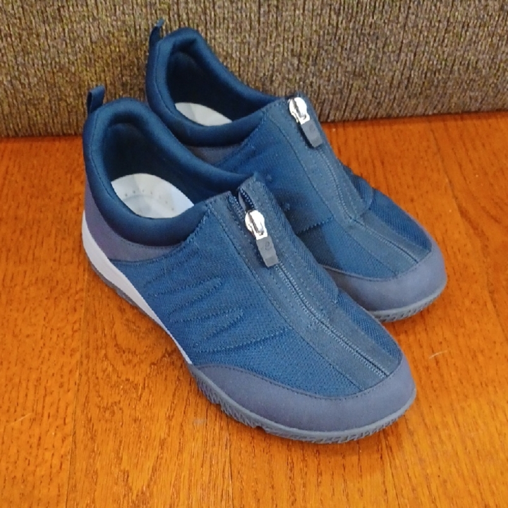 Women's Easy Spirit Bestrong Blue Slip-On Sneaker Shoes Size 7WW NWOT